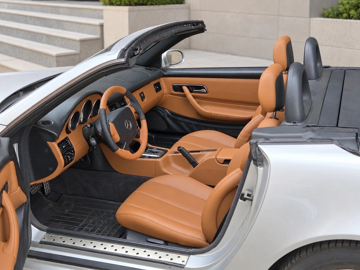 Mercedes-Benz SLK, Taba deri; koltuk, kapı, torpido ve direksiyon